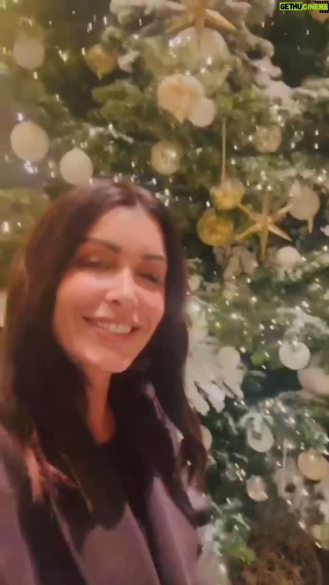 Jenifer - 20.4K Likes - Joyeuses fêtes ✨💖🤩🥳