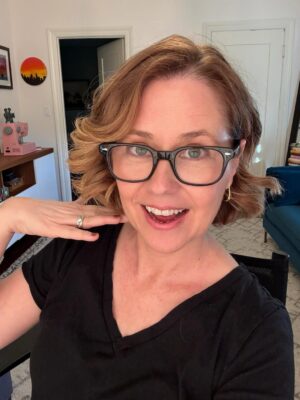 Jenna Fischer Instagram - New Haircut! Thank you to my hair fairy @christikaycagle She has been with me every step of the way on this journey. She helped me get wigs, built me 4 custom hats with hair, gave me my first pixie, designed tiny clip in extensions to help fill in the gaps for a photoshoot, helped me figure out how to deal with an all new texture (my hair grew back thicker and more coarse after chemo) and now here we are! I finally have enough hair for a bob and I beyond love it.
 
For my ladies on this journey here is a timeline…I would google things like this all during chemo: When will my hair grow back? When will I have hair that looks intentional again?
 
One month post chemo: First little bits of stubble on top of head
2 months post chemo: Hello eyebrows and eyelashes!
3 months post chemo: Pixie (as seen on The Today Show)
Various stages of insanity as it grew out…Highland Cow, 80s Mama, Mullet
1 ½ years post chemo: Bob

The whole thing was an exercise in patience and surrender. Sending you love if you are on a similar path!