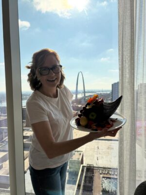 Jenna Fischer Instagram - One year later. Same hotel. Longer hair. Another great trip to St. Louis for my family’s Thanksmas celebration! Another cozy stay at my favorite hotel @fsstlouis 
 
It was exactly 2 years ago in December 2023 that I got the news I had breast cancer. All of my diagnosis and treatment dates are burned into my brain. These “anniversaries” inspire reflection. I try to take a moment and sit with all that has happened.
 
I’m thankful for so many things…health, family, our crazy pets that make us laugh. I’m also very grateful for working.  While 2024 was all about cancer treatments, 2025 has been a creative adventure. I spent most of 2024 in an easy chair in my living room. In 2025 I got to travel and film New Years Rev in Oklahoma City and then perform Ashland Avenue at The Goodman Theater in Chicago. Acting again has fed my soul. And, getting to do my podcast Office Ladies each week with my BFF Angela Kinsey is the constant. We started adding a monthly Friday Chit Chat and expanded our @officeladiespod network to include @howwemadeyourmother When I got my diagnosis I wondered if I’d ever be able to work again. So, this past year filled with work and artistic growth has been so meaningful.
 
Most of all I’m thankful to be cancer free. I’m grateful every time I have a new scan and I get that news. (My pink sisters know the anxiety that comes with those scans.)
 
Sending my love to anyone battling a health issue right now. And to everyone else, please don’t skip your mammograms, colonoscopies and skin checks. Happy belated Thanksgiving. I’m going to post more about my trip to St. Louis over this next week and in my stories! We had a blast!