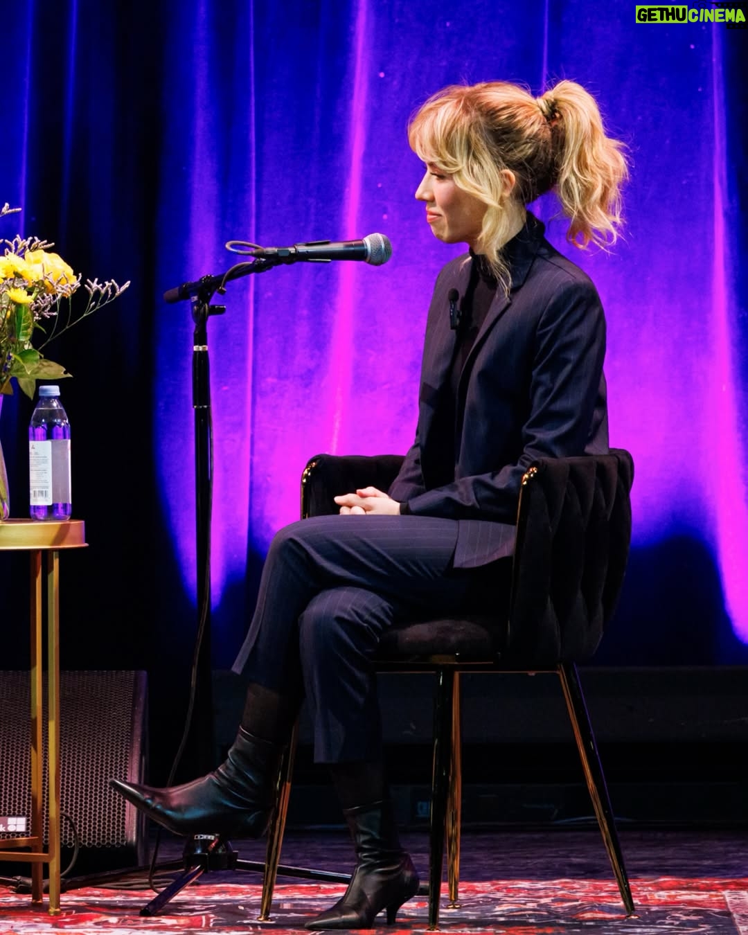Jennette McCurdy - 109.7K Likes - new york city, what an amazing night we had. such a great way to kick off book tour. dc, ann arbor, and chicago sold out, but there are a few tickets left for tonight in houston   los angeles. hope to see you there. 

half his age is officially out in the world. wow. i’m so grateful for all the love i’ve received. seeing how quickly you’ve been reading and how much you connect with waldo is so meaningful to me. love you all 💜