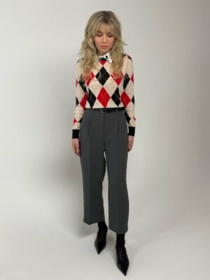 Jennette McCurdy Instagram - i love these looks from the Half His Age press tour 💜

styling @jamesyardley 
styling asst. @danikleinmanstylist @ruby__elizabeth @rachelzloo 
hair @_hairbylaurie 
mua @meredithbaraf