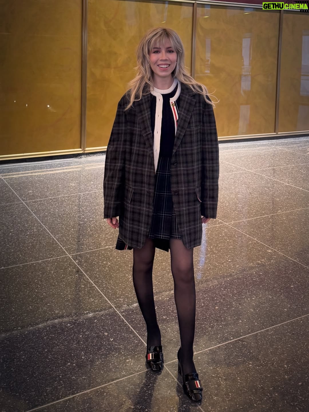 Jennette McCurdy - 331.9K Likes - i love these looks from the Half His Age press tour 💜

styling @jamesyardley 
styling asst. @danikleinmanstylist @ruby__elizabeth @rachelzloo 
hair @_hairbylaurie 
mua @meredithbaraf