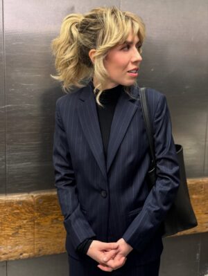 Jennette McCurdy Instagram - i love these looks from the Half His Age press tour 💜

styling @jamesyardley 
styling asst. @danikleinmanstylist @ruby__elizabeth @rachelzloo 
hair @_hairbylaurie 
mua @meredithbaraf