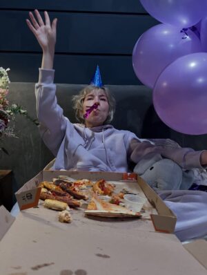 Jennette McCurdy Instagram - thank you for making Half His Age a New York Times and Sunday Times bestseller !!
seeing how you resonate with it and love it and see your past self in waldo is so meaningful to me. thank you. and most of all, thank you to @blazepizza and @jeffprobst. <blows conch horn>