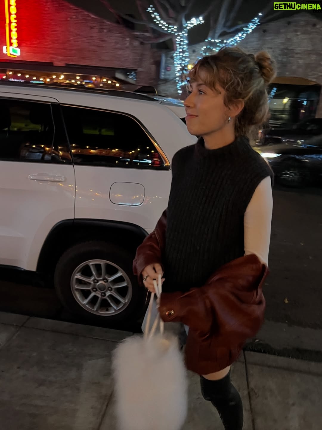 Jennette McCurdy - 143.4K Likes - best of november. saw some good art (if you’re in the same city as ha ha ha ha ha ha ha, go see it), I’M GLAD MY MOM DIED came out in paperback, learned how to make lasagna, passed a car coated in christmas lights, visited pixar studios (🤯), spent time with the brilliant @mariasemple, and HALF HIS AGE is only two months away. feeling grateful and excited for all that’s to come. 

ps signed copies of Half His Age are available for pre-order - link in my bio.