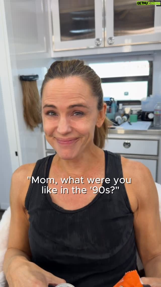 Jennifer Garner - 1.4 Million Likes - My post college 90’s say thank goodness for @hallmarkchannel Hall of Fame.