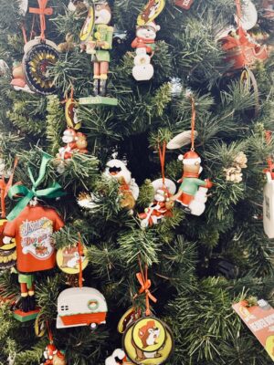 Jennifer Stone Instagram - December days 🎄🐄🌵
#december #photodump