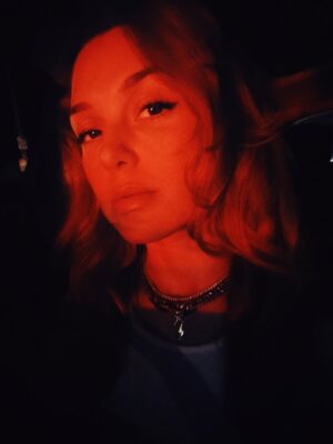 Jennifer Stone Instagram - “I’ll become an a**hole.
Disguised as a bad girl.” 🍒
#wiltern #thebeaches #blamebrett #nohardfeelings #sorryforyourloss