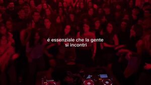 Jenny De Nucci Instagram - l’essenziale