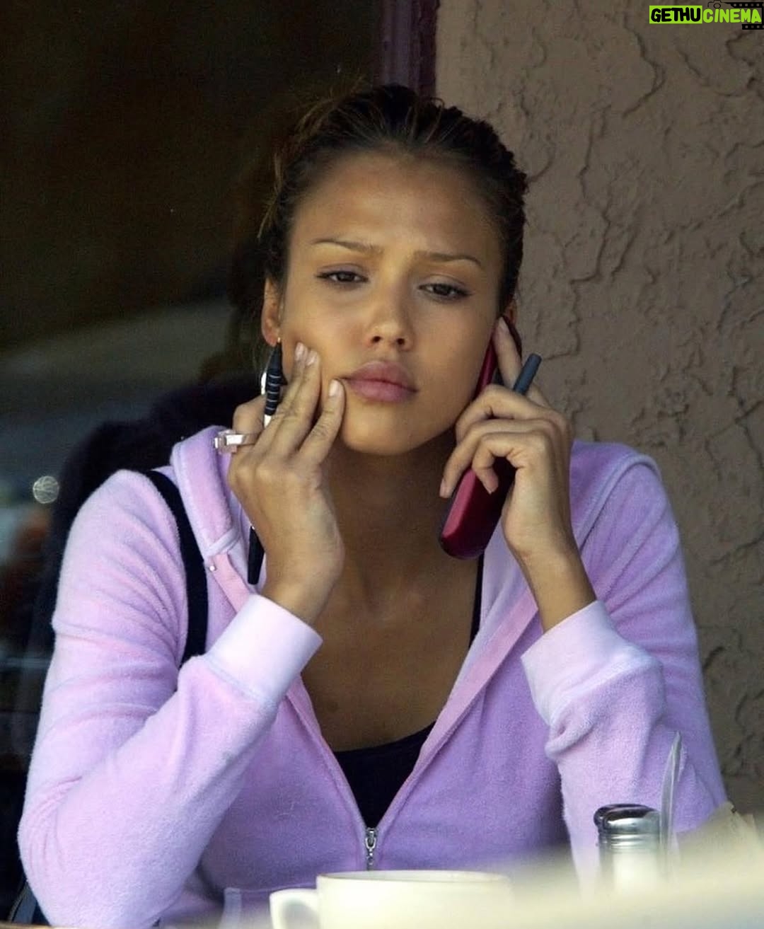 Jessica Alba - 403.8K Likes - She was suuuuuch a mood 😂