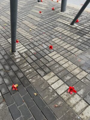 Jessica Ho Lok Yiu Instagram - 我的老友全部返了香港,日日見到軍訓咁樣(仲有件未走,現在一起吃緊飯)