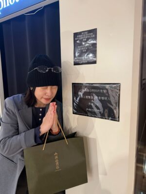 Jessica Ho Lok Yiu Instagram - 我的老友全部返了香港,日日見到軍訓咁樣(仲有件未走,現在一起吃緊飯)