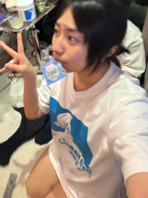 Jessica Ho Lok Yiu Instagram - 我的老友全部返了香港,日日見到軍訓咁樣(仲有件未走,現在一起吃緊飯)