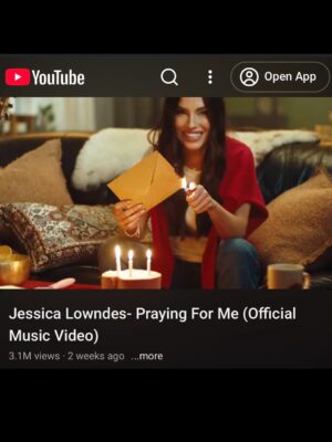 Jessica Lowndes Instagram - Woke up to 3M on 3/3… 🥹✨“Praying For Me” just hit 3 MILLION and my heart is so full! 🥹😆 Thank you from the bottom of my heart! 🔗 in bio! 

I absolutely love writing music! I made this project independently with the MOST incredible team of creatives and to see this song and video connect like this means so much! 

Thank you for every single view, share, message and moment you’ve spent with this song. I feel it all. ♥️♥️♥️