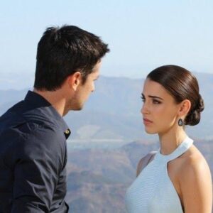 Jessica Lowndes Instagram - I feel like this song was made for Adrianna 😂🤣 Do you agree? Which storyline was your favorite? #fbf #90210 

🎵 link in bio!