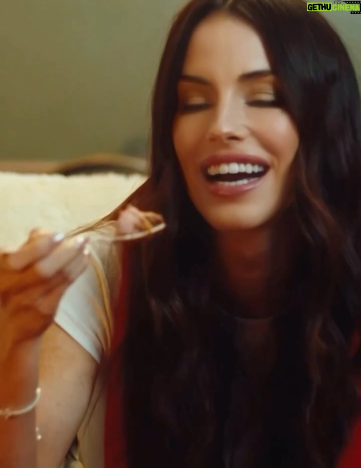 Jessica Lowndes - 1.8K Likes - Woke up to 3M on 3/3… 🥹✨“Praying For Me” just hit 3 MILLION and my heart is so full! 🥹😆 Thank you from the bottom of my heart! 🔗 in bio! 

I absolutely love writing music! I made this project independently with the MOST incredible team of creatives and to see this song and video connect like this means so much! 

Thank you for every single view, share, message and moment you’ve spent with this song. I feel it all. ♥️♥️♥️