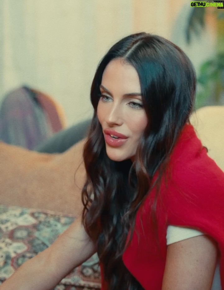 Jessica Lowndes - 1.8K Likes - Woke up to 3M on 3/3… 🥹✨“Praying For Me” just hit 3 MILLION and my heart is so full! 🥹😆 Thank you from the bottom of my heart! 🔗 in bio! 

I absolutely love writing music! I made this project independently with the MOST incredible team of creatives and to see this song and video connect like this means so much! 

Thank you for every single view, share, message and moment you’ve spent with this song. I feel it all. ♥️♥️♥️