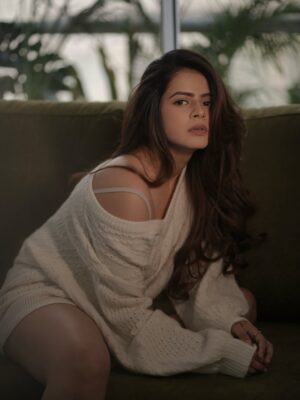 Jigyasa Singh Instagram - They say, you know when you know
So let’s face it, you had me at hello 🫰🏻
📸 @abhay_r_kirti
