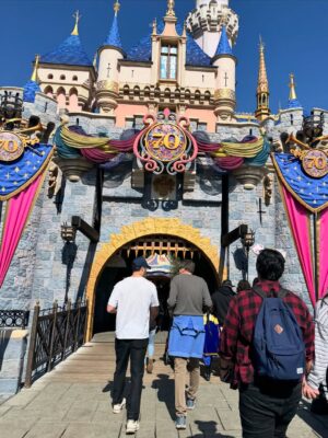 Jinger Vuolo Instagram - Disneyland 2026 ✨ it was the first time I had been back in 20 years. The last time I was here, @disneyland was celebrating its 50th year and I left with a pair of golden ears the mark the moment.

Coming back all these years later and watching our kids experience the magic of the park with their cousins for the first time was the sweetest full circle moment. The wonder, the joy, the little squeals of excitement on the rides — they are memories we’ll truly never forget! ❤️

#Disneyland #Family #Memories #California #Magical