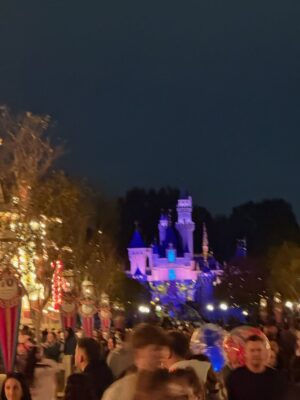 Jinger Vuolo Instagram - Disneyland 2026 ✨ it was the first time I had been back in 20 years. The last time I was here, @disneyland was celebrating its 50th year and I left with a pair of golden ears the mark the moment.

Coming back all these years later and watching our kids experience the magic of the park with their cousins for the first time was the sweetest full circle moment. The wonder, the joy, the little squeals of excitement on the rides — they are memories we’ll truly never forget! ❤️

#Disneyland #Family #Memories #California #Magical