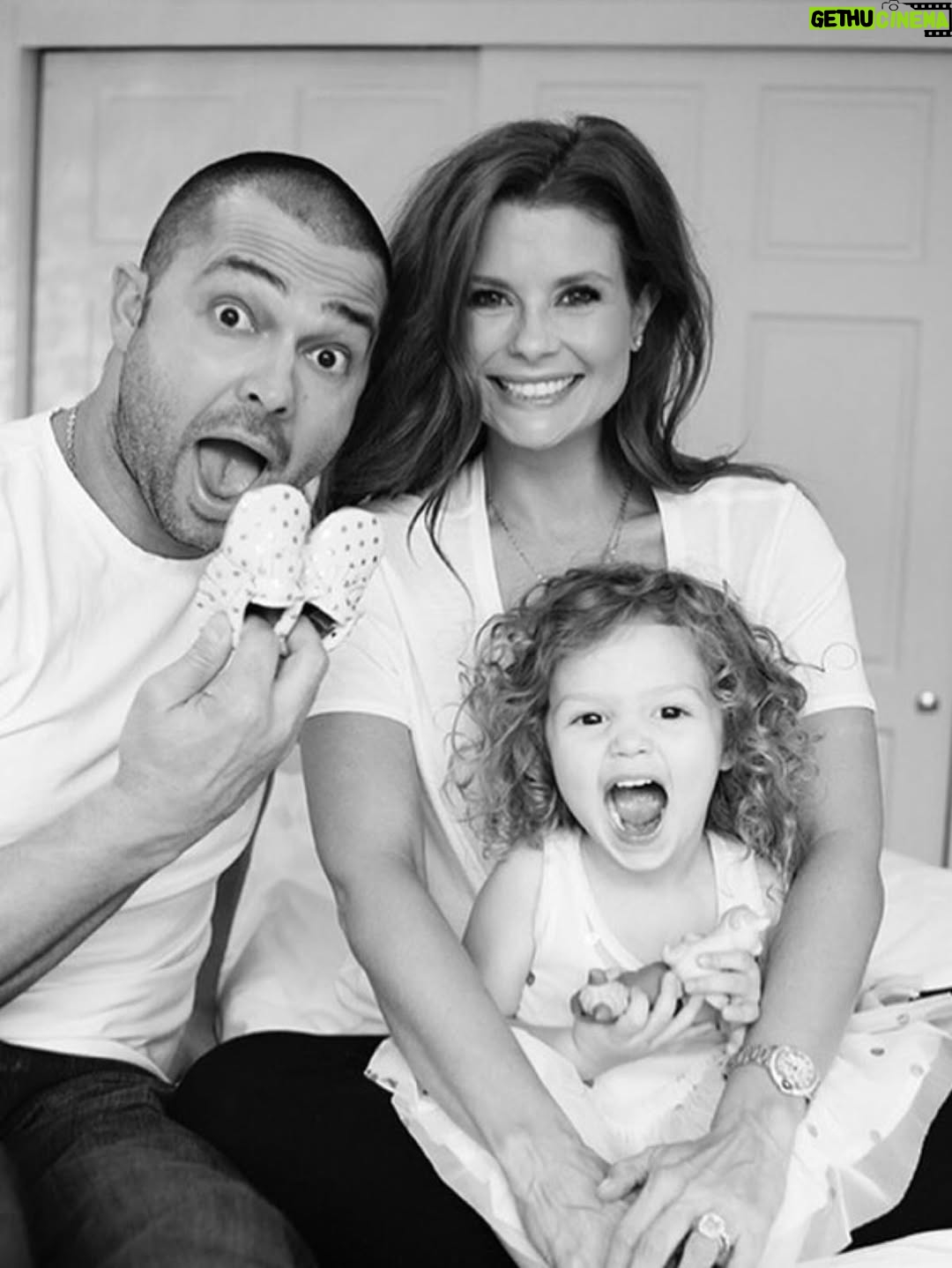 JoAnna Garcia Swisher - 20.3K Likes - Looking back 2016 was a really amazing year. It’s the year our family became complete (yay, sai!), a year of family, a year I watched one of my soul sisters marry the man of her dreams, tons of girls night (but this shot reminded of one of the best ones…even though Jenna’s perfect face got cut in half!) first horse shows for Emme, and the year of Nick’s epic beard (i could have done an entire post dedicated to @yourboyswish 2016 beard!). It was also a year where we still had a holiday table full of the people we loved the most. Everyone was healthy and happy and it felt like a dream. I like this trend.