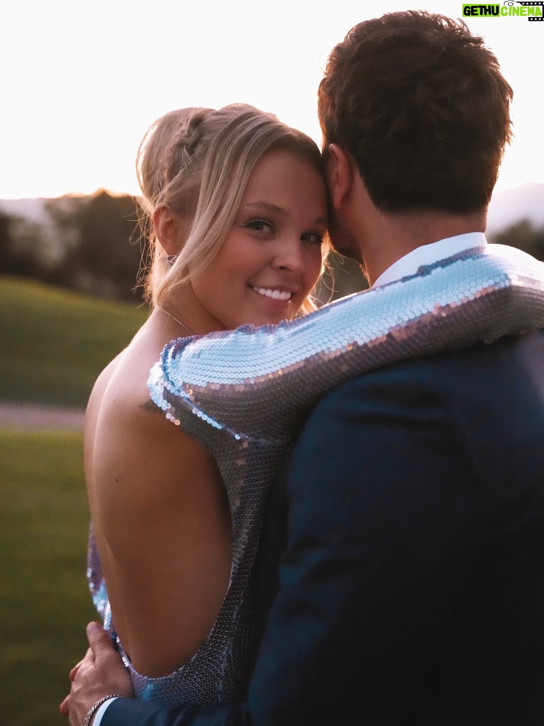 JoJo Siwa - 0.9 Million Likes - And just like that, there’s another Siwa added to the family🤍 Congratulations to my brother @jaydensiwa and @abbie_siwa on the most perfect wedding 💍✨ 

Beautiful week🤍