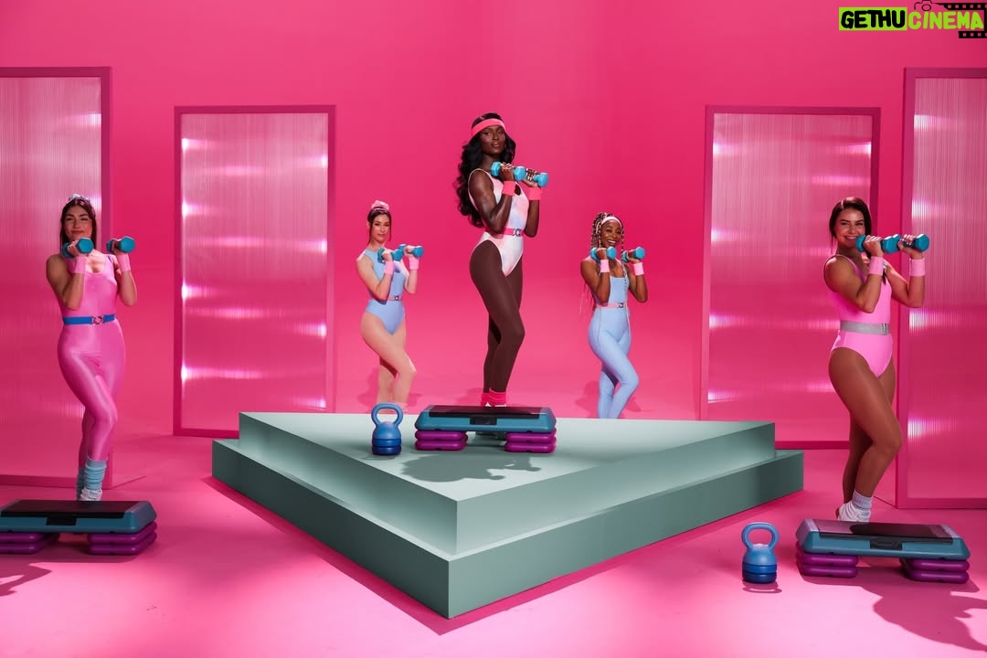 Jodie Turner-Smith - 99.7K Likes - * o p a l i t e *

dir: @taylorswift 
dp: @rpstam 
styling: @josephcassell1 
makeup: @joannasimkin 
hair: @hair_sulon 
nails: @thuybnguyen 

continue to be in awe of you @taylorswift 💕🫂
your creativity, your intelligence, your wit, your generosity, your grace. i had so much fun doing this, and the entire time i was thinking “taylor directing me again when??”! 🥹 

OPALITE VIDEO OUT NOW