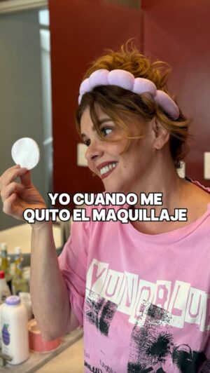 Johanna San Miguel Instagram - Díganme que no soy la única que hace esto. DONDE ESTA MI TRIBU MI MANADA! Las leo 👀
#johannasanmiguel #comedia #humor