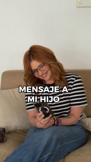 Johanna San Miguel Instagram - Resultó ser de pocas palabras ¿También les pasa? Las leo 👀 #johannasanmiguel #comedia #humor