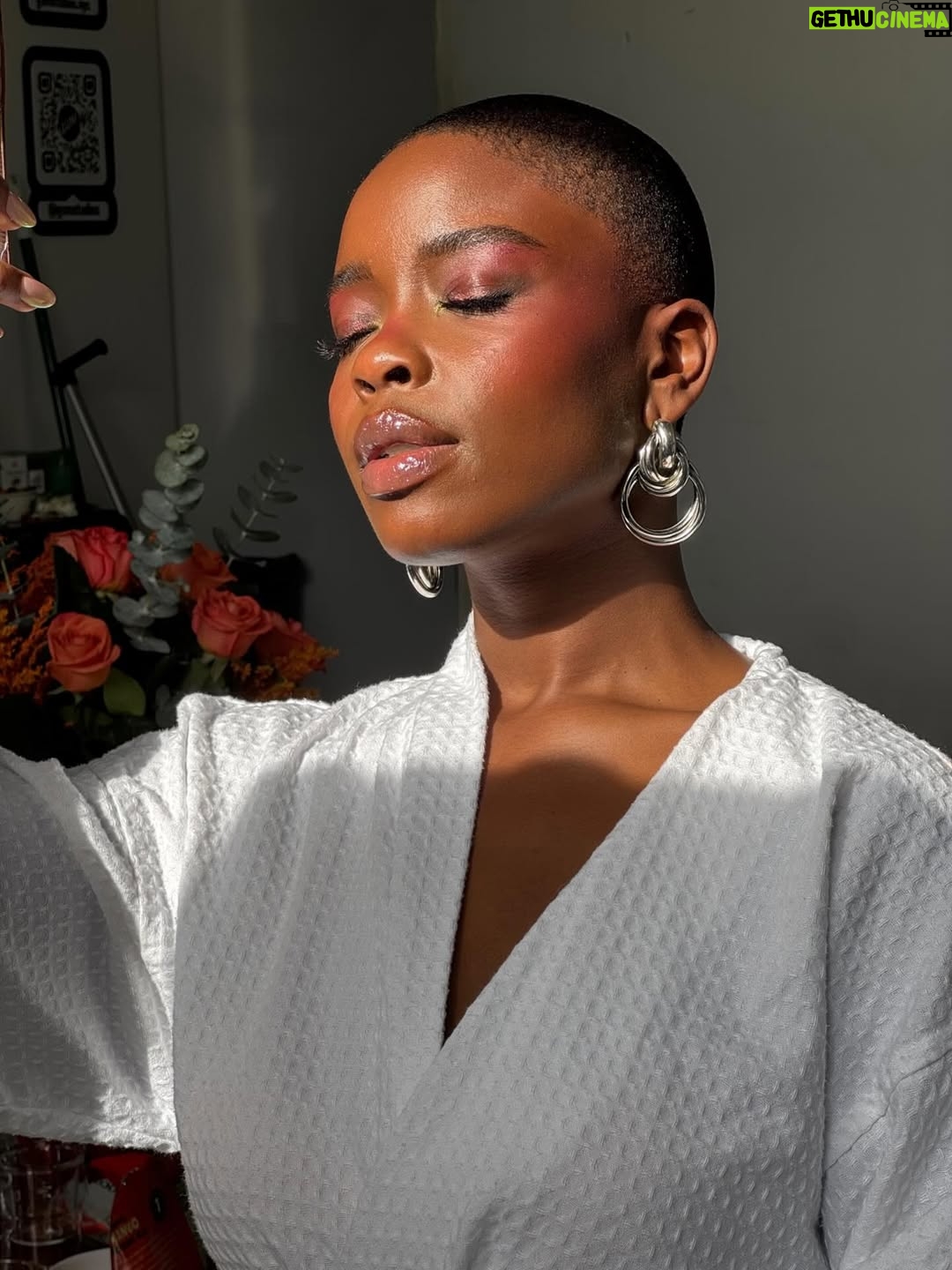 Joy Sunday - 44.9K Likes - For the past few years, it’s felt like I hadn’t the right to wishful thinking. But in 2025, I was damn tired of it and it shows!

So grateful for a year that reinvigorated my persistence and reaffirmed my commitment to my dreams. 

Here’s to 2026, and soaring on hopes 🚀

P.S. i love everyone in my life! Even if you pissed me off 🥰 Everything happens for a reason 💗

P.P.S- in no particular order, and every month is featured. equal parts glamour and giddy 🐒