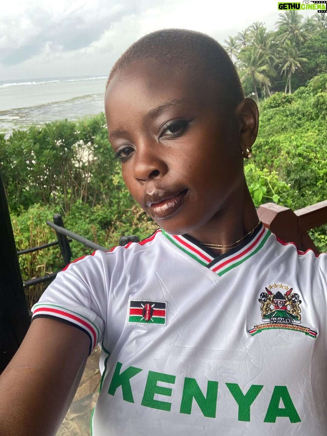 Joy Sunday - 44.9K Likes - For the past few years, it’s felt like I hadn’t the right to wishful thinking. But in 2025, I was damn tired of it and it shows!

So grateful for a year that reinvigorated my persistence and reaffirmed my commitment to my dreams. 

Here’s to 2026, and soaring on hopes 🚀

P.S. i love everyone in my life! Even if you pissed me off 🥰 Everything happens for a reason 💗

P.P.S- in no particular order, and every month is featured. equal parts glamour and giddy 🐒