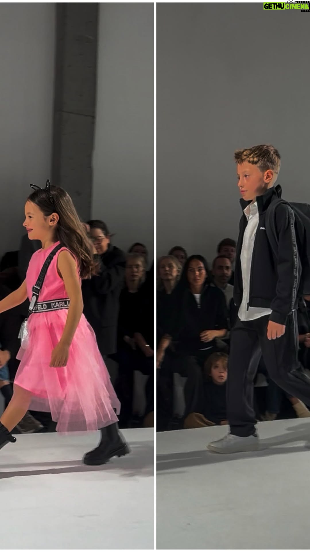 Julia Flabat - 87.3K Likes - Premier défilé pour Ella et Edan pour la fashion Week chez Karl Lagerfeld ✨
Tellement fier d’eux 🥹🥹
-
#FashionWeek
Kids Around 🌎
📍Palais de Tokyo