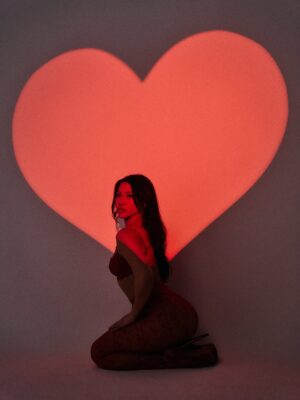 Julia Kelly Instagram - you make me smile with my heart 

photo & CD @corylovesyou 
video & lighting @_smithcody 
@create.underthesun production
@yv.visuals BTS