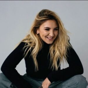 Julia Michaels Instagram - 2016 was a life changing year. Lots of songwriting. Lots of time with my Justin. Lots of dreams checked off. So much has changed since then but I’m grateful so many things haven’t. I Still have the same friends❤️Still write with a lot of the people I started with ❤️ and I still deeply love it all.