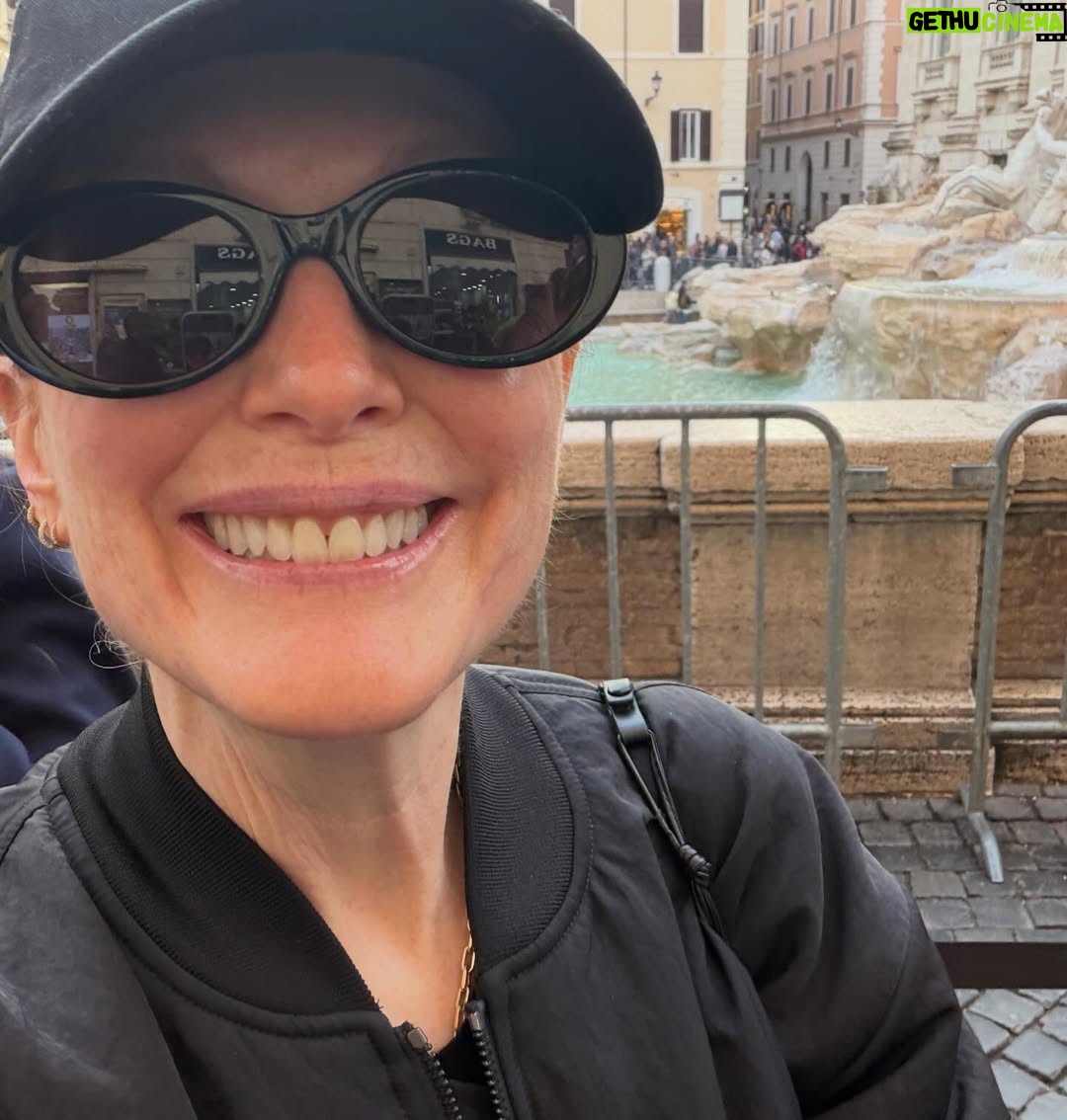 Julianne Moore - 42.4K Likes - Roma