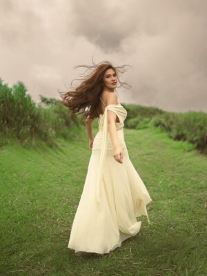 Julie Anne San Jose Instagram - Pause. Feel the quiet. Just be.
#SIMULAJulieAnne