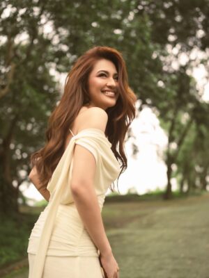 Julie Anne San Jose Instagram - Pause. Feel the quiet. Just be.
#SIMULAJulieAnne