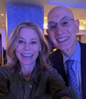 Julie Bowen Instagram - What a great weekend celebrating the @nbaallstar weekend with old friends and new. Doing service with  @baby2baby and @nbacares was fantastic! Thanks @baby2baby and @huggies for the Maternal Health & Newborn Supply Kits. Amazing to see so so many basic necessities getting packed up by our volunteers, including @giannis_an34 @jasoncollins_98 @lizzobeeating (and my nephew Will!!)

Thank you Kawhi for giving us so much to cheer about.  Now, back to our new national obsession, @usa_curl and @worldcurling