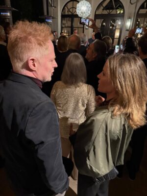 Julie Bowen Instagram - Yay!!! Any day is a good day when I get to see my brother (and brother-in-law? It’s getting confusing...) Happy Birthday, @jeffgreenbergcd 🍾🎁💃