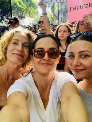 Julieta Díaz Instagram - #8M seguimos… 💜🫂💚🤘🏼🙏🏽✊🏽🌈