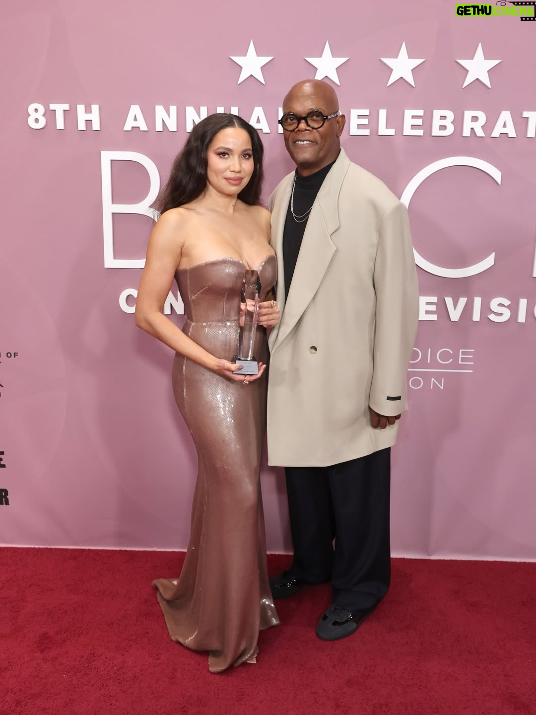 Jurnee Smollett - 86.1K Likes - Pinch me. I love this man so much. Last night @samuelljackson showed up to present me with the Best Actress in a Series award from the @criticschoice @ccblackcinema event. Honored. Humbled. Grateful …thank you to the critics for seeing the work in SMOKE. 🥺🙏🏽🫶🏽

P. S. @ltjackson_ @zoedove Hunter and I missed you 💋😘

📸 @gettyimages