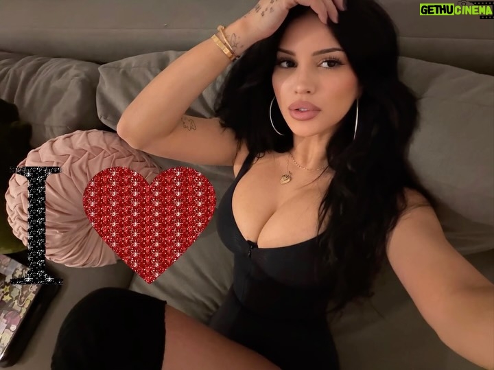 Kailyn De Los Rios - 22.4K Likes - 𝐈 ❤︎ 𝐉𝐔𝐉𝐔 ⛪️🛜💿🧊🦴❤️🎧🪩🛸🩻🔋