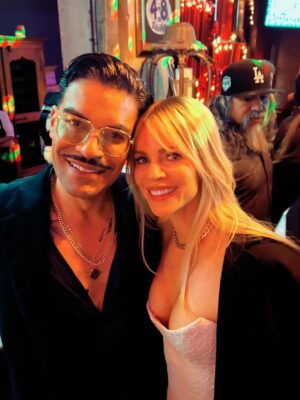 Kaitlin Olson Instagram - Two perfect children and an entire crew of people who make me look good while I take the credit. I love these guys a lot. @highpotentialabc