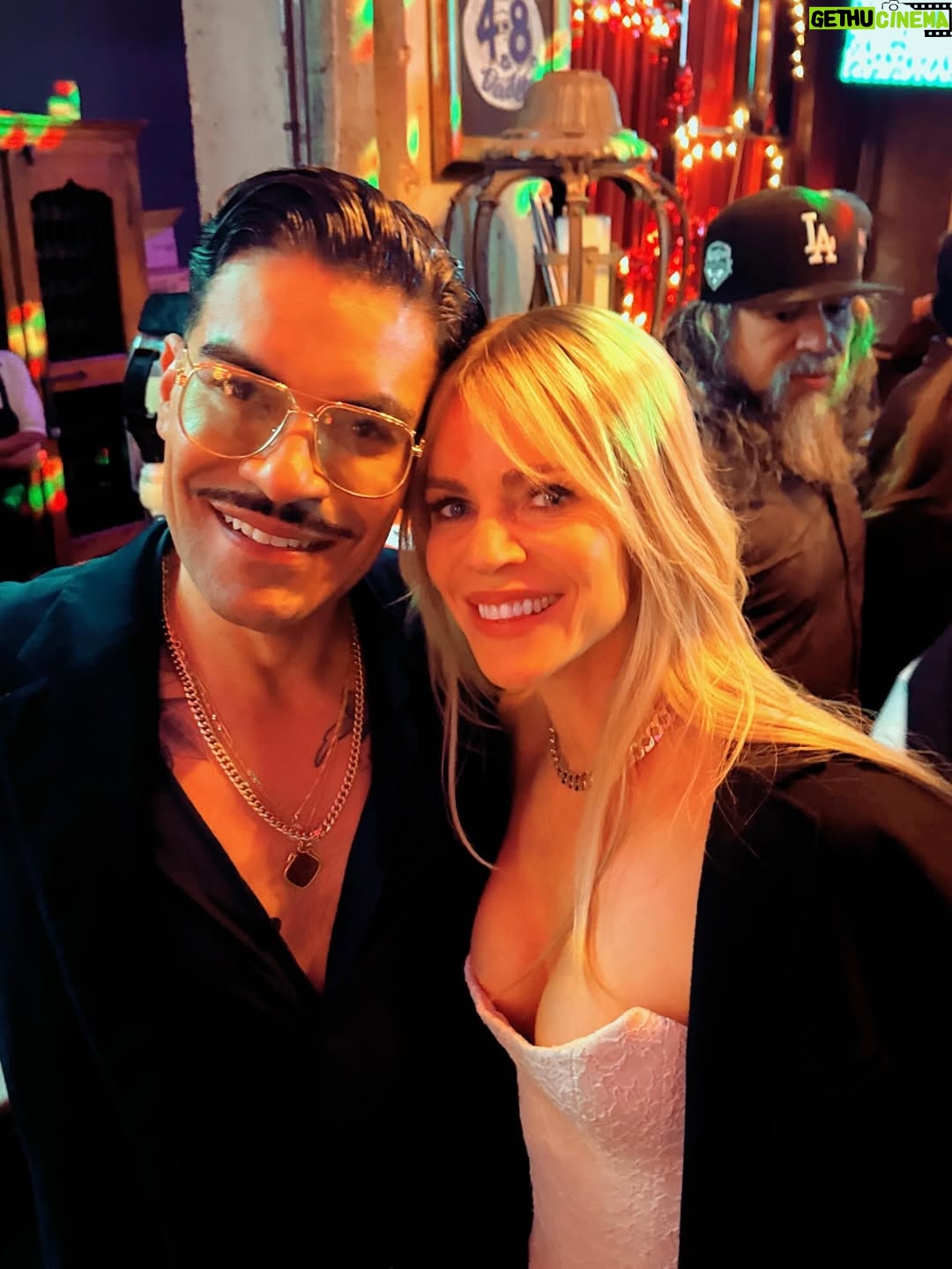Kaitlin Olson - 52.6K Likes - Two perfect children and an entire crew of people who make me look good while I take the credit. I love these guys a lot. @highpotentialabc