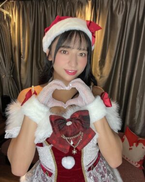 Kana Tokue Instagram - クリスマスイブイブだね🎄🤶❤︎

.
.
今後のスケジュール🗓️
12月28日コントしちゃらんね
　　29日初恋村
2025年
1月4日 着物撮影会
　7日Cream発売❤︎
22〜26日舞台「そのツボの中身は」ヒロインです❤︎
.
.
.
#グラビアアイドル #グラドル #インスタグラビア #アイドル #gravureidol #gravure #idol #model #gravuremodel #beautiful #sexy #cute #泳装 #照片 #粉我 #我的最愛 #赞 #好吃#时装 #漂亮 #japanesegirl  #그라비아 #수영장 #섹시 #followｍe 
#merrychristmas #malymoon