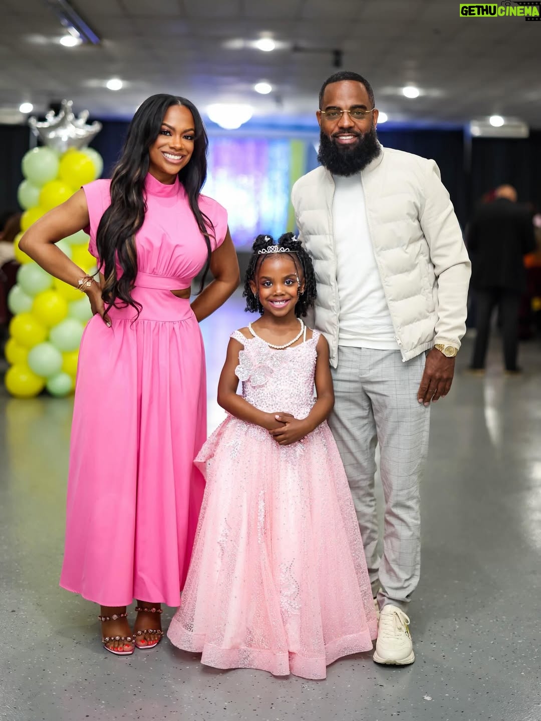 Kandi Burruss - 91K Likes - My baby @blazetucker won 1st place for the #LittleMissPearl pageant! She did sooooo good! I am so proud! Thank you to our village who were a big support for Blaze! I love yall!
More pics & vids to come!
📸 @morrisde