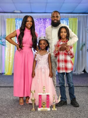 Kandi Burruss Instagram - My baby @blazetucker won 1st place for the #LittleMissPearl pageant! She did sooooo good! I am so proud! Thank you to our village who were a big support for Blaze! I love yall!
More pics & vids to come!
📸 @morrisde