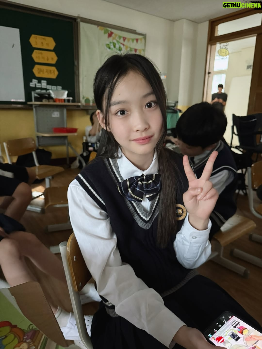 Kang Hye-rin - 2.7K Likes - 웅산초 부반장 이세령💗
즐거웠던 촬영 현장!🎬
편집 된 장면 다행히 찍어놓았네 ㅎㅎ 이렇게라도 첨부!
 
 
 
#프로보노 #tvn드라마 #아역배우 #촬영장 #혜린_촬영