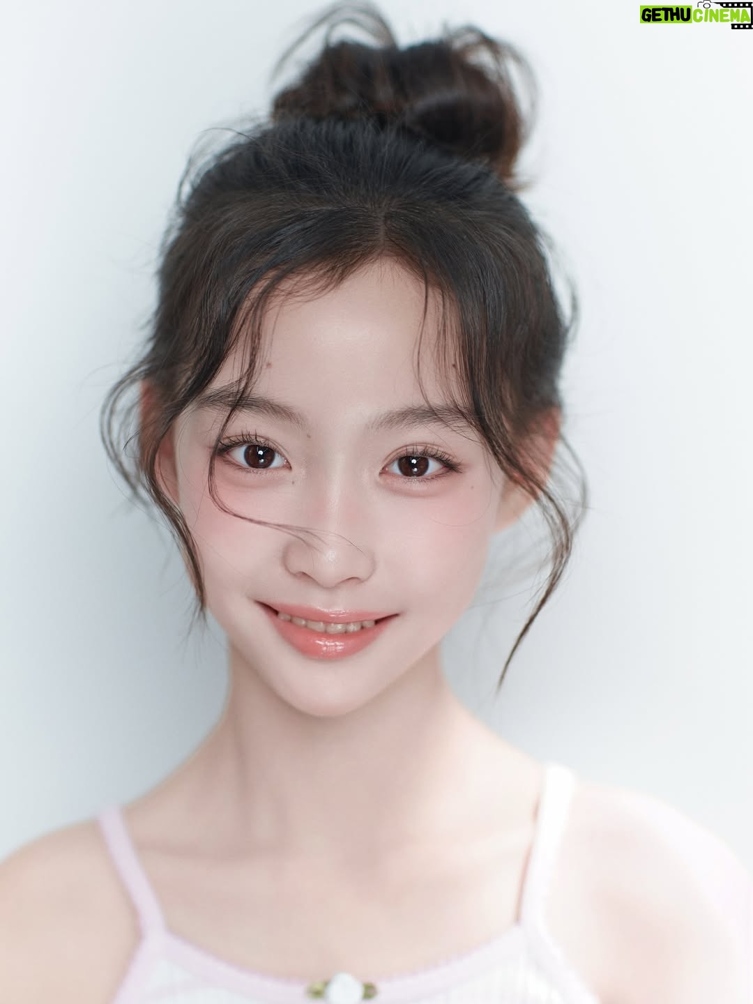 Kang Hye-rin - 36.1K Likes - 이 프로필, 저장각✨
헤메 마친 실물도 너무 예뻤는데
그것보다 더 예쁘게 담아주셔서 감동…💕

*모델 겸 아역배우로 활동중인 강혜린 @peach_riny 입니다

 
 
📷 @sunhwaso
💋 @gon__make
#스튜디오선화#프로필#프로필사진