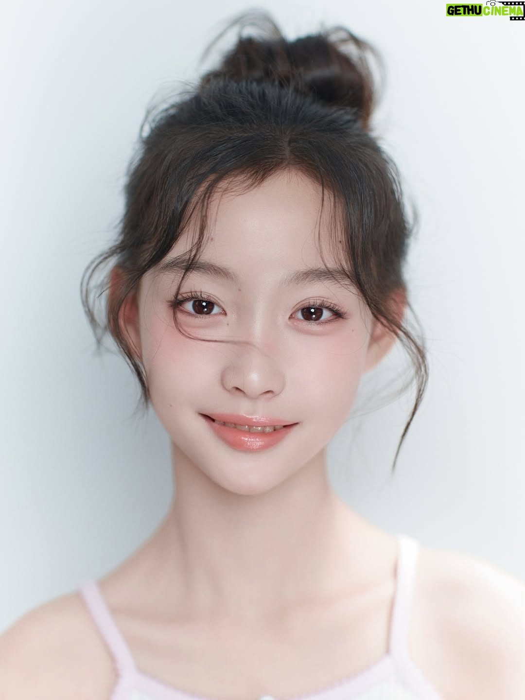 Kang Hye-rin - 36.1K Likes - 이 프로필, 저장각✨
헤메 마친 실물도 너무 예뻤는데
그것보다 더 예쁘게 담아주셔서 감동…💕

*모델 겸 아역배우로 활동중인 강혜린 @peach_riny 입니다

 
 
📷 @sunhwaso
💋 @gon__make
#스튜디오선화#프로필#프로필사진